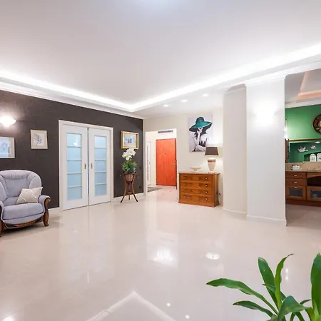 Royal Wilanow Spacious Apartment