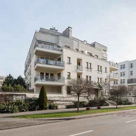 Royal Wilanow Spacious