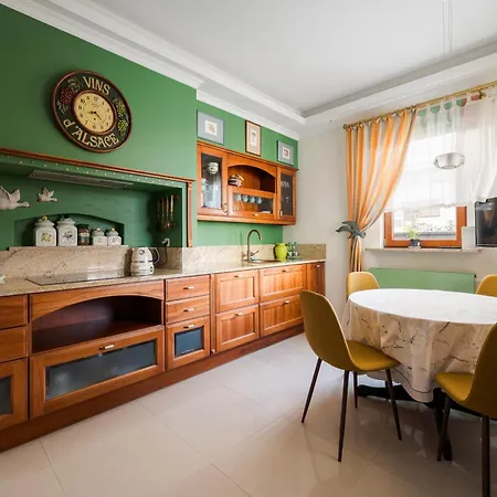 Royal Wilanow Spacious By Bookinghost アパート ワルシャワ